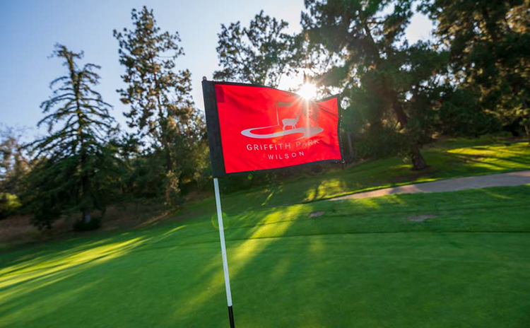 Red flag on golf course 